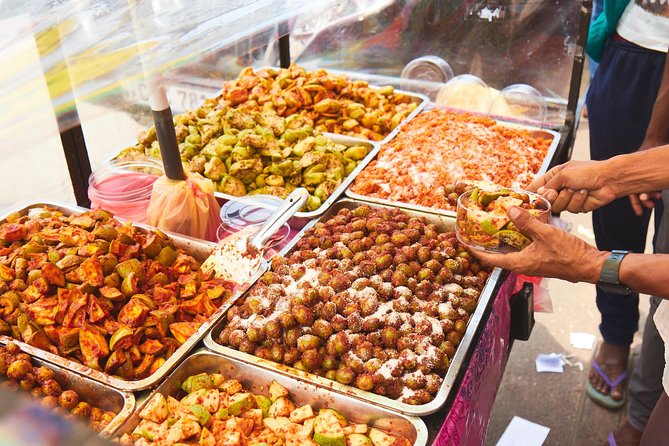 COLOMBO PRIVATE CITY TOUR WITH street food( All inclusive ) - Pettah Market: where the food starts and the spice hits first