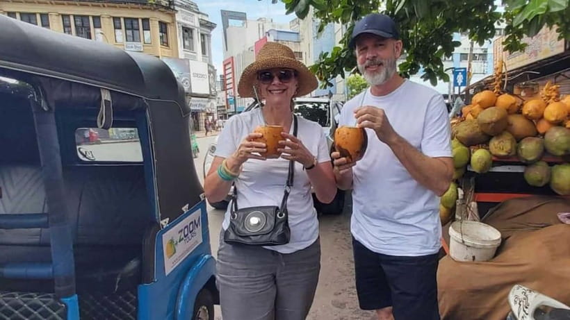 Colombo: Private City Tuk-Tuk Tour with Local Guide & Pickup - Maritime history at Colombo Lighthouse and the Maritime Museum