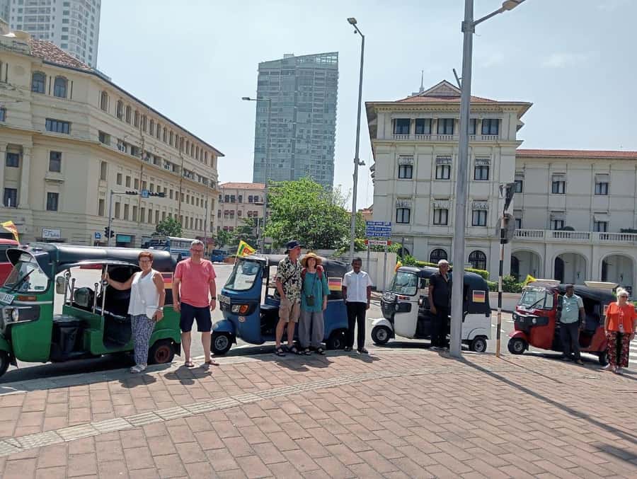 Colombo: Private Guided Tour of the City by Tuk-Tuk - Colonial Colombo: Wolfendhal Dutch Church and Dutch Hospital precinct