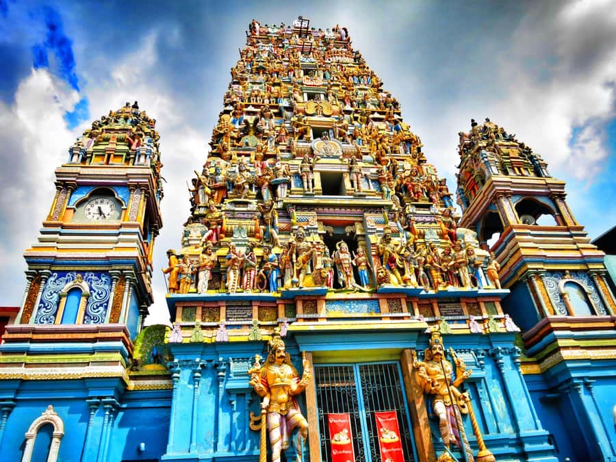 Colombo: Private Guided Tour of the City by Tuk-Tuk - Viharamahadevi Park and Galle Face Green: breaks that make the day feel complete