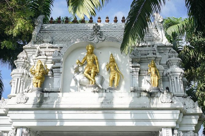 Colombo Private guideTour byTuk Tuk Morning Evening All inclusive - What to wear and how to behave at religious stops
