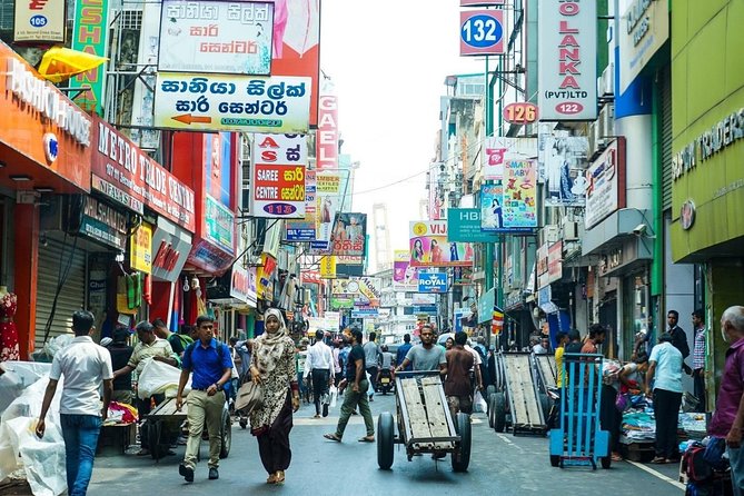 Colombo Private guideTour byTuk Tuk Morning Evening All inclusive - The route: temples, mosques, markets, and iconic Colombo stops