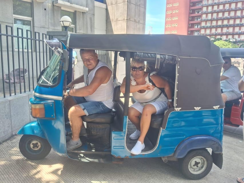 Colombo: Private Tuk-Tuk City Tour with All Entry Fees - Town Hall and civic Colombo: greenery, architecture, and a breather