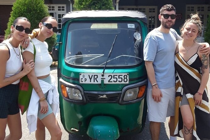 Colombo Private Tuk-Tuk City Tour with All Entry Fees Included - Independence Memorial Hall: A Quick Hit of National Pride