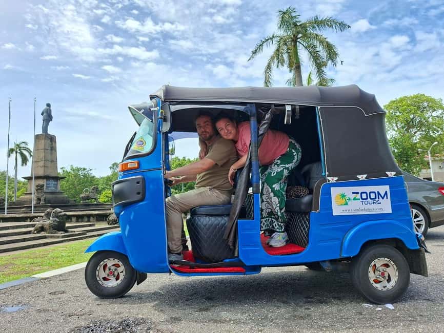 Colombo: Private Tuk-Tuk City Tour with Guide & All Tickets - A private tuk-tuk tour that actually fits Colombo
