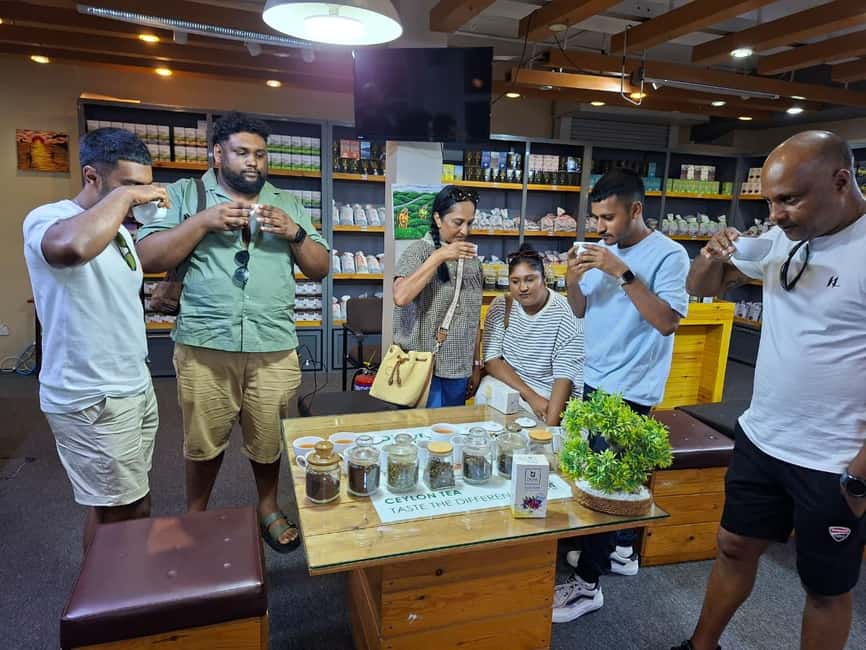 Colombo: Private Tuk-Tuk City Tour with Guide & All Tickets - Quick practical notes before you go