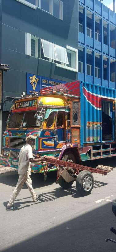 Colombo Sightseeing Private Tour by Tuk Tuk MorningOREvening - Fort again: why the day keeps you in this area