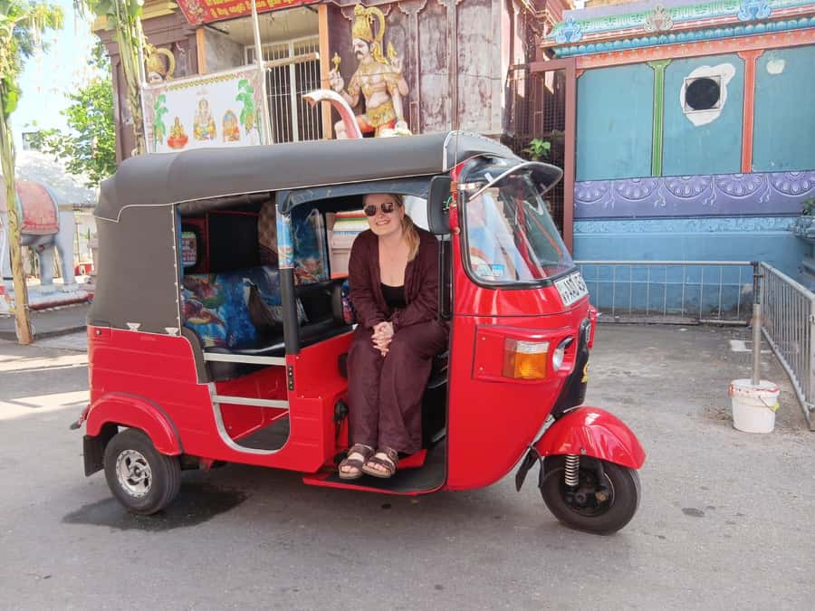Colombo Sightseeing Tour by Tuk Tuk - All Inclusive - Pettah Market and Galle Face Green: Shopping Energy and Sea-Air Closure
