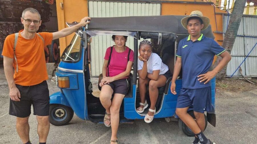 Colombo: Sightseeing Tour by Tuk Tuk Safari - All Inclusive - Old Dutch Hospital and Dutch-era maritime stories