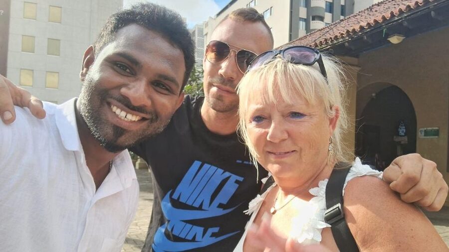 Colombo: Sightseeing Tour by Tuk Tuk Safari - All Inclusive - Viharamahadevi Park: the break in the middle you’ll be glad you took