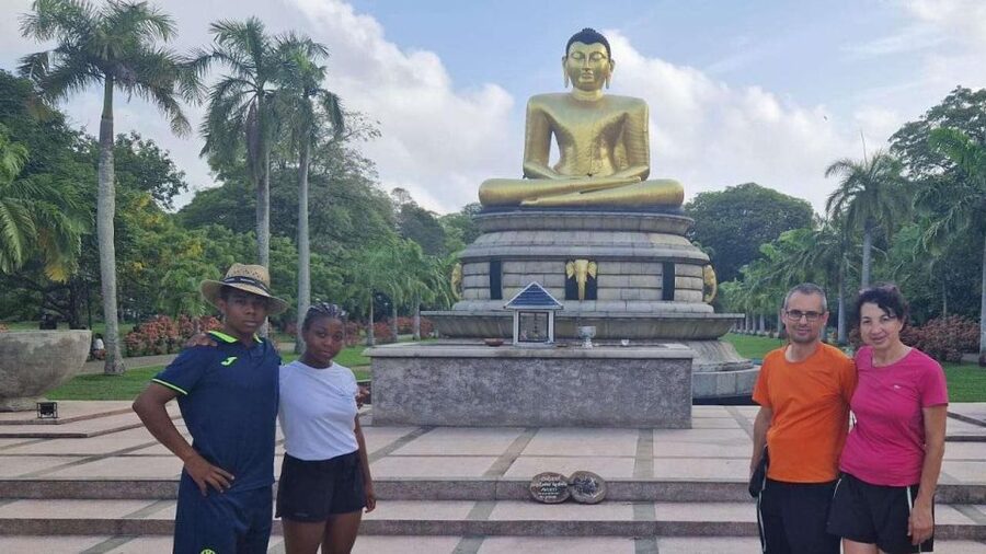 Colombo: Sightseeing Tour by Tuk Tuk Safari - All Inclusive - Galle Face Green to Independence Square: sea air and colonial geometry