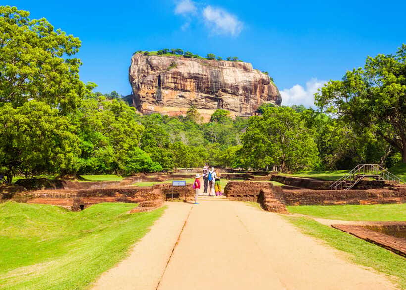 Colombo: Sri Lanka Cultural Triangle Hotspots 2-Day Tour - Two Days in Sri Lanka’s Cultural Triangle: How This Tour Plays Out