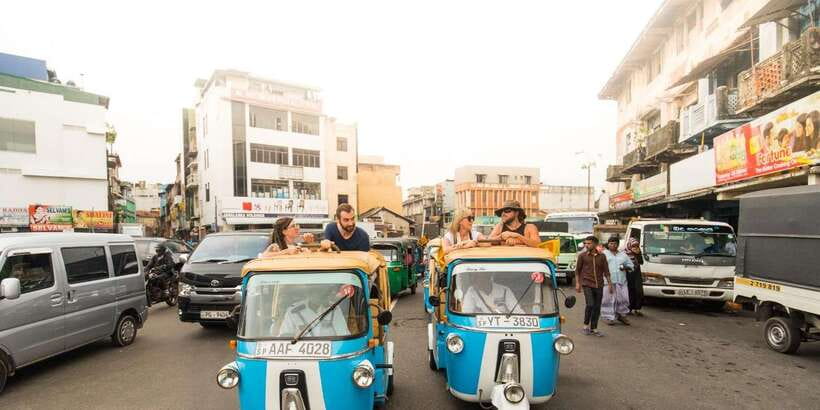 Colombo: Tuk Tuk City Highlights Tour with Lunch - Coffee and Tea Tastings: Small Stops, Big Payoff