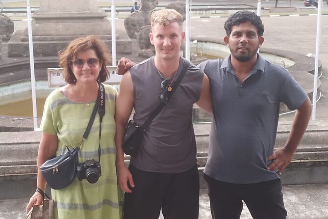 Colombo Tuk Tuk City Tour - Galle Face Green and Fort coastline landmarks: start easy, then hit meaning