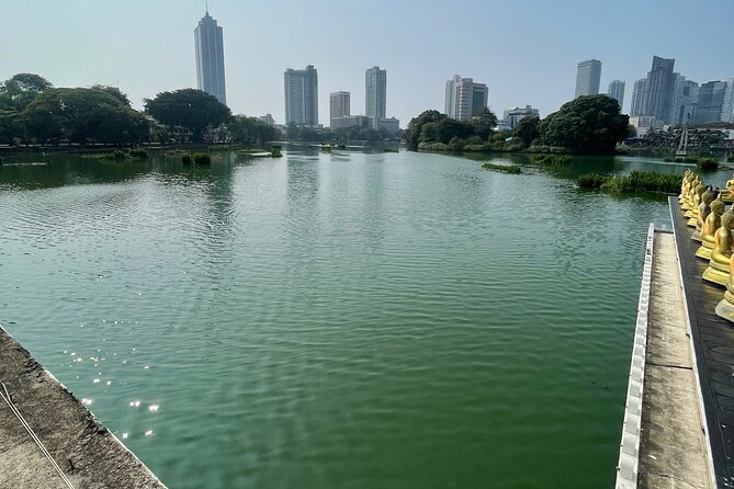 Colombo Tuk Tuk City Tour - Gangaramaya, Town Hall, Viharamahadevi Park, and Independence Square area