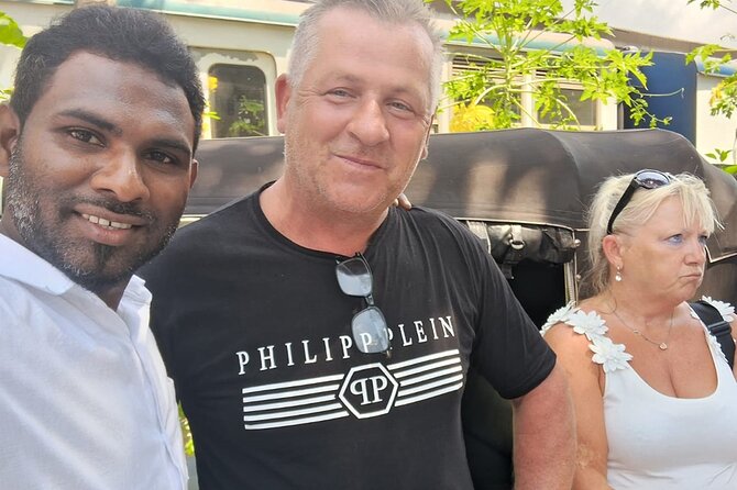 Colombo tuk tuk city tour -Entry Fees, and food Included - Temple circuit: Gangaramaya Temple, Shiva Kovil, and the Jami Ul-Alfar Mosque