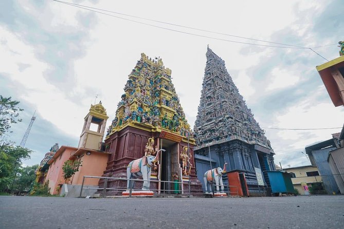 Colombo Tuk Tuk City Tour -Sightseeing Entry Fees & Food Included - Food and Tea Stops: Curry Pot and Zylen Tea