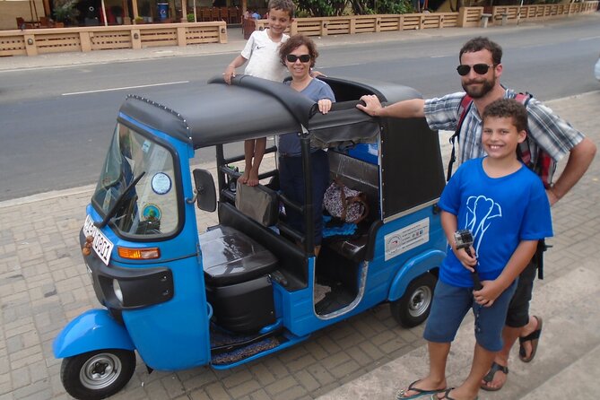 Colombo Tuk Tuk City Tour -Sightseeing Entry Fees & Food Included - The Route: Fort to Pettah to Galle Face, in a Logical One-Day Arc