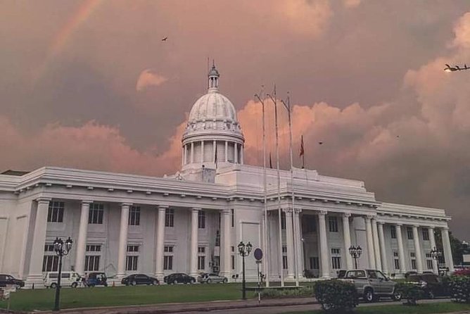 Colombo TUK TUK CITY Tours -Sightseeing Entry Fees - Temples, churches, and holy spots: short stops with a big payoff