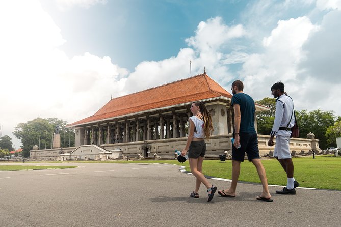 Colombo Tuk Tuk Safari - How the 4-hour evening flow works (and why it feels easy)