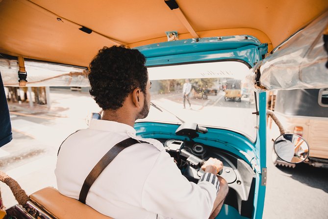 Colombo Tuk Tuk Safari - Stop 1: Gangaramaya Temple and the Vesak-scale vibe