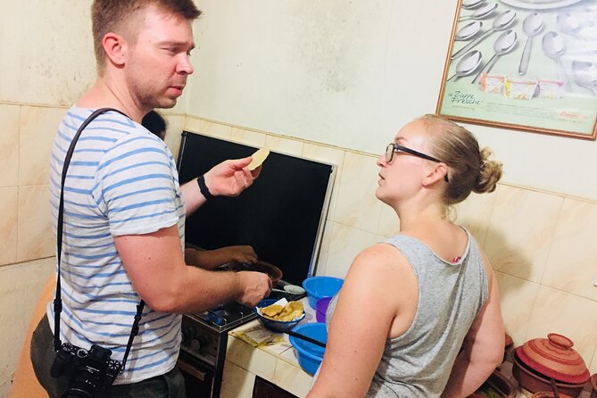 Cooking Classes in Sri Lanka - Cutting Vegetables and Choosing Your Curry (Yes, You Do the Work)