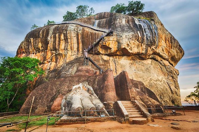 Cultural Triangle of Sri Lanka - Day 1 in Dambulla: painted cave temple, airport pickup, and an easy first base
