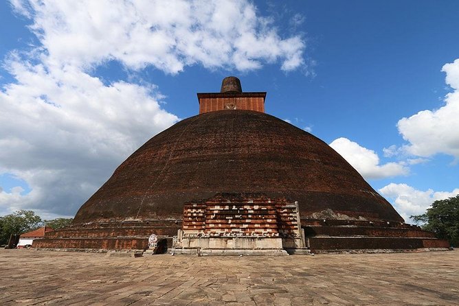 Day Tour Anuradhapura from Kandy by Lux Tours Lanka - Abayagiriya Stupa: scale from the Jetavanarama dome zone