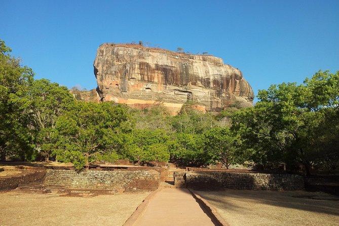 Day Trip to Sigiriya & Dambulla from Colombo - The 12-hour game plan: Sigiriya first, then Dambulla