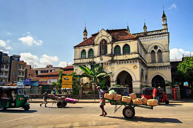 Explore Colombo by Tuk Tuk – All Entry Fees Included - Why a private tuk-tuk makes Colombo easier