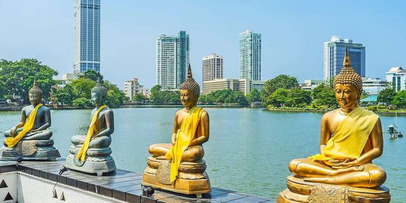 Explore The Colombo City by Private Tuk Tuk or Car - Gangaramaya Temple: the spiritual start near Beira Lake