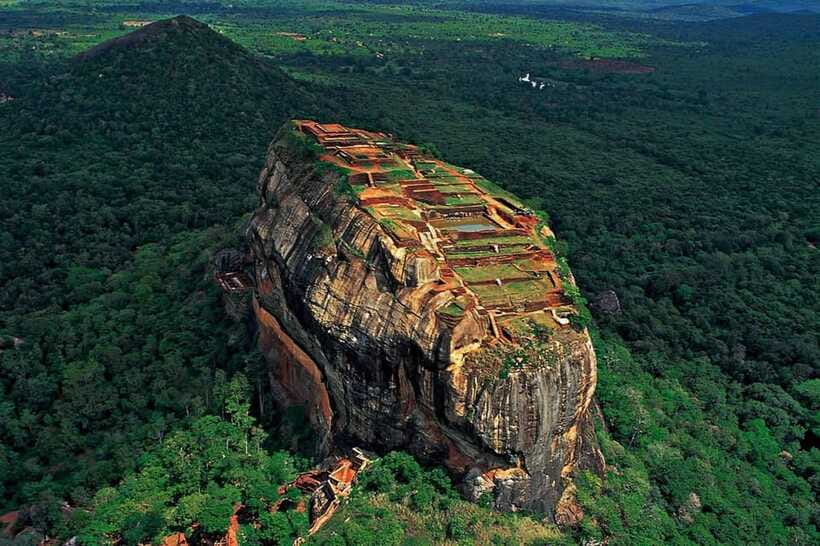 From Colombo: Sigiriya & Dambulla Day Tour with Safari - Getting the most out of timing and crowded days