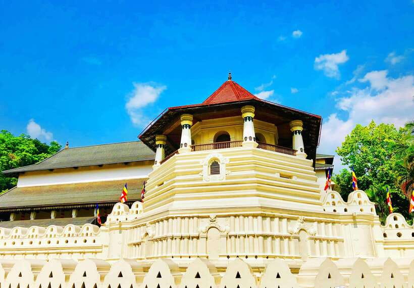 Full Coverage Kandy City Day Tour - Bahirawakanda Temple and the Big Buddha views