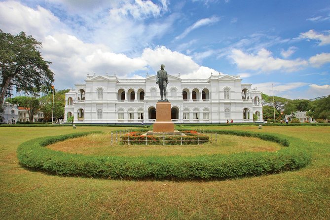 Full Day Colombo City Tour - Galle Face and Galle Face Green: the seaside reset