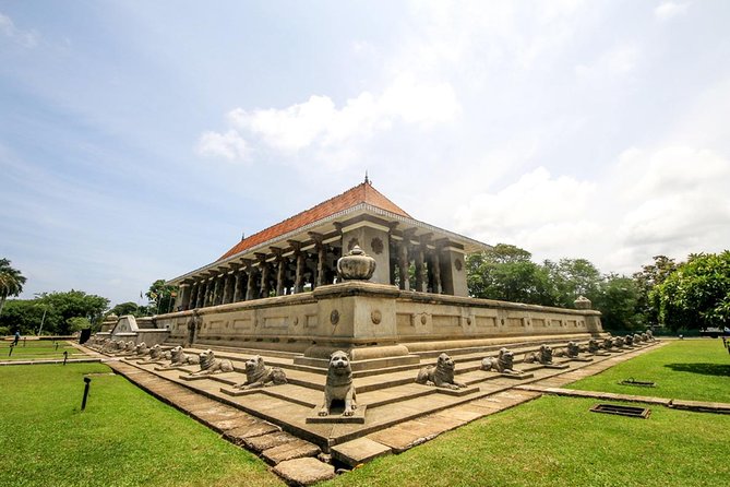 Full-Day Colombo City Tour (Private Car) - Ape Gama and Parliament Drive: a quick history intro with a political view
