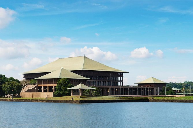 Full-Day Colombo City Tour (Private Car) - Gangaramaya Temple and Independence Square: faith and national identity in one arc