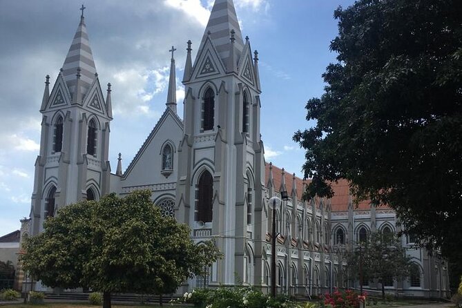 Half-Day Negombo City Tour with Ayurvedic Massage & Local Lunch - Price and booking: what $52.55 really buys in Negombo