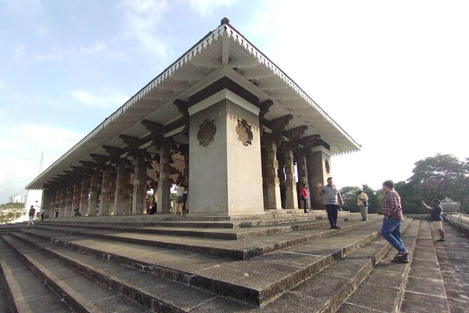 Half-Day Private Colombo Culture Walking Tour - Starting at 2:00 pm: Pickup, Mobile Ticket, and a Clear Pace