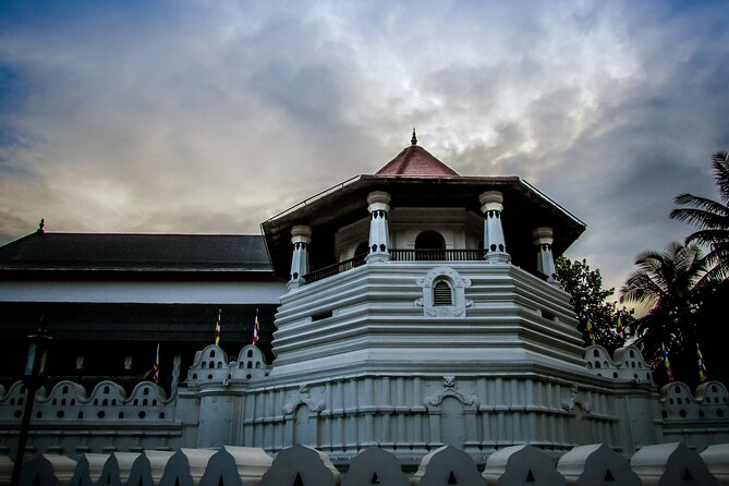Kandy Full-Day Tour - Kandyan Art Association + Lunch: A Break That Actually Matters