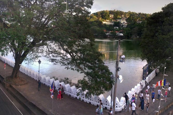 Kandy Full-Day Tour - Kandy Lake Stop: Views, Walk Time, and a Mental Reset