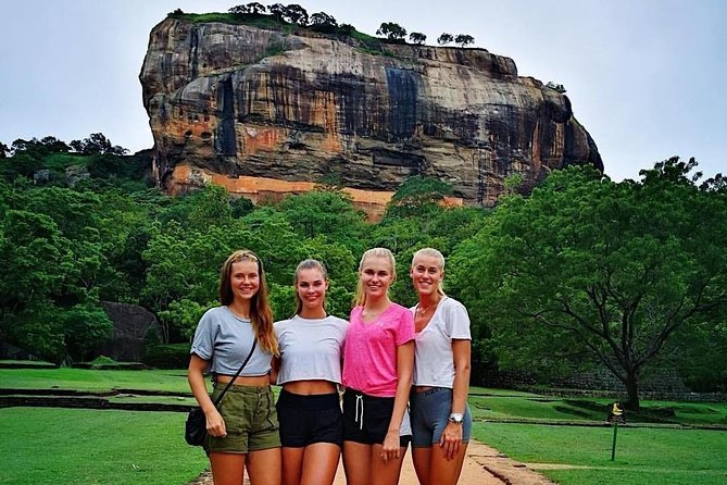 Kandy - Minneriya National park & Sigiriya Rock by tuk tuk tours - Dambulla Cave Temple: why the morning temple stop is more than a photo stop