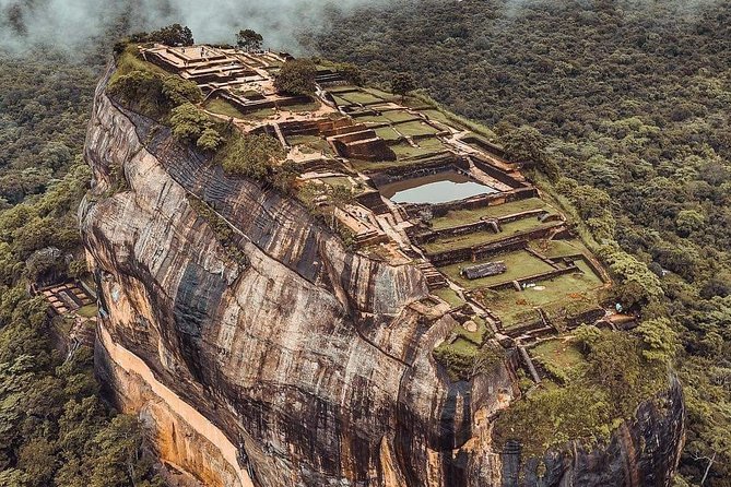 Kandy - Minneriya National park & Sigiriya Rock by tuk tuk tours - The lunch reality: what’s included, what isn’t, and how to handle the long day