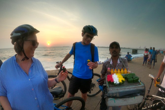 Luxury Night Cycle Tour of Colombo - Stop 2: Gangaramaya (Vihara) Buddhist Temple by Beira Lake