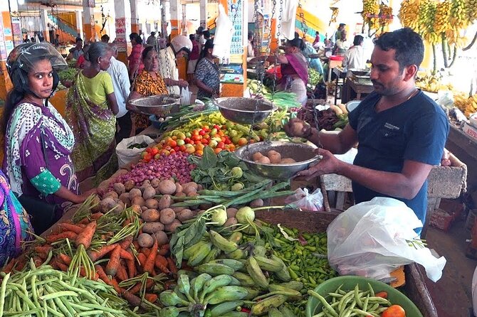 Market Tour and Cooking Class from Colombo - The kitchen lesson: breadfruit curry and a meat or fish main