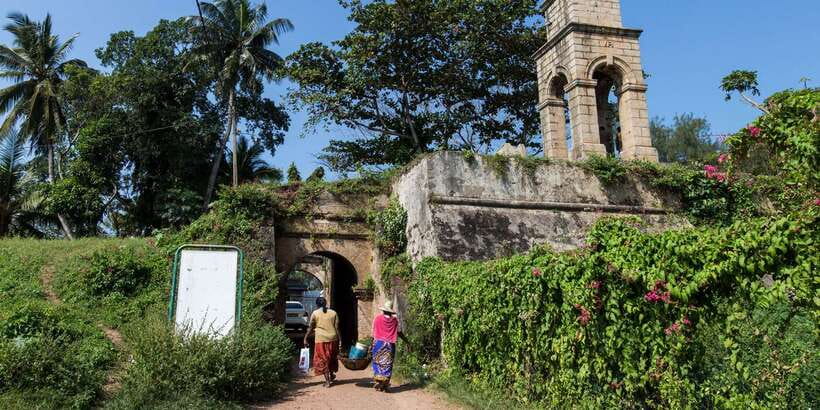Negombo: Fishing Village Highlights Private Tour by Tuk Tuk - St. Mary’s Church: A Big Christian Landmark to Close the Loop