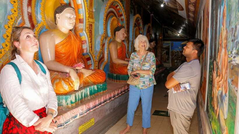 Negombo: private half day city tour with hotel transfers - The guide matters: why Tharaka’s style keeps showing up