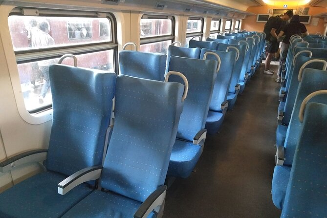 Nuwaraeliya (Nanuoya) to Ella Reserved Train Tickets - Why the Nuwara Eliya to Ella Blue Train is a no-stress win