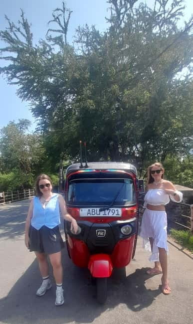 Personal Guided Colombo City Tour by Tuk Tuk - All Inclusive - Old Parliament, Galle Face Green, and the Dutch Hospital area