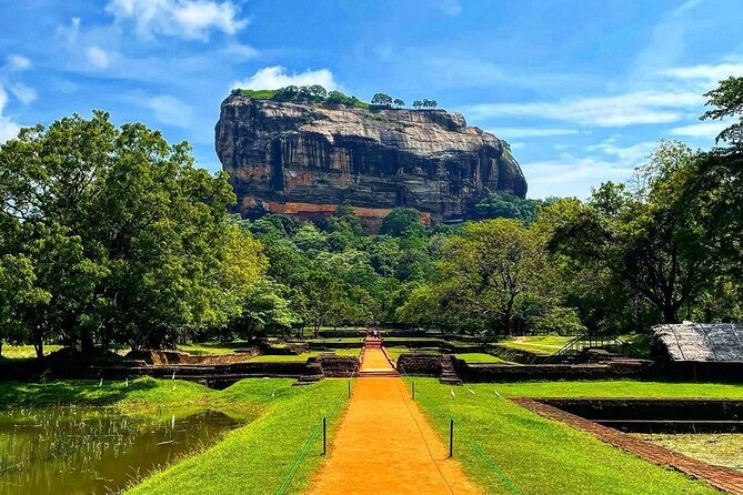 Private 7 Days Sri Lanka Tour with Safari and Cultural sites - Entering Sri Lanka through Negombo’s waterfront calm