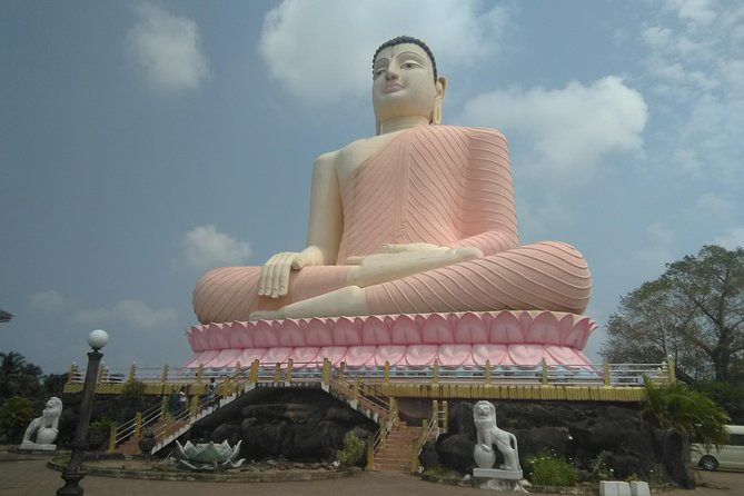 Private all inclusive Day tour southern Sri Lanka Bentota and Galle - Kande Viharaya Temple near Bentota: giant Buddha, short and meaningful